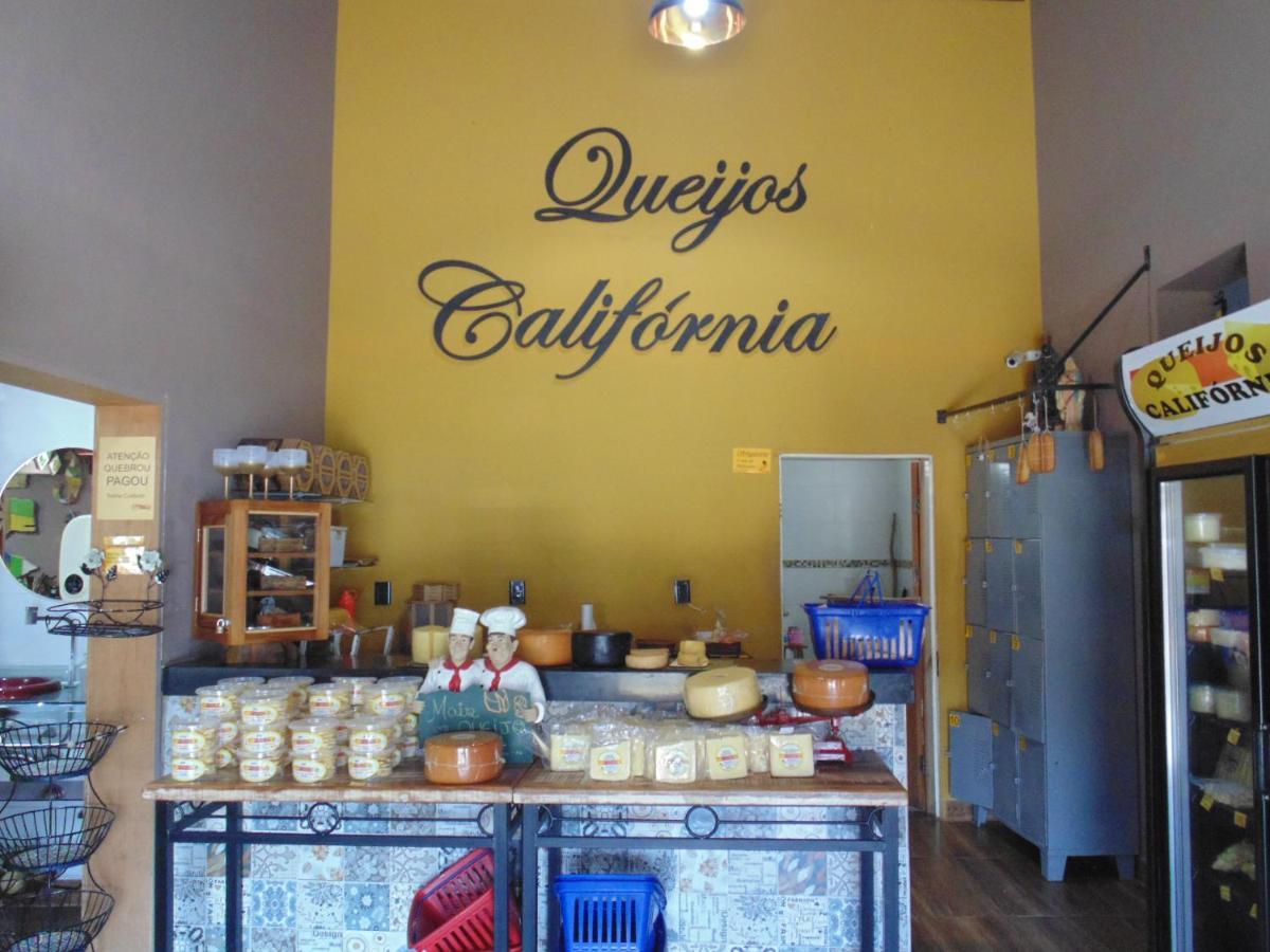 Pousada California Hotel Capitólio Екстериор снимка
