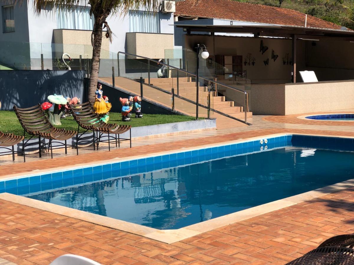 Pousada California Hotel Capitólio Екстериор снимка